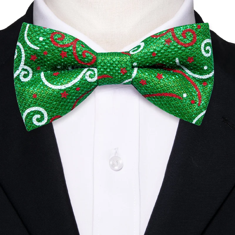 best necktie colors for interviews-Christmas Green Floral Men's Pre-tied Bowtie