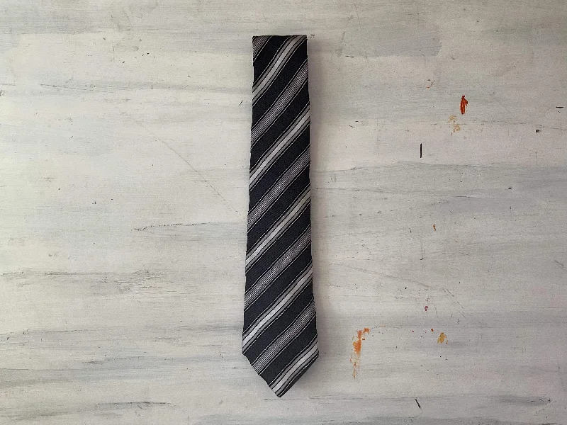 light color ties for business-Vintage Dolce & Gabbana tie